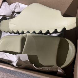 Yeezy Adidas  slide Resin Size 10
