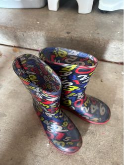 Rain boots size 10