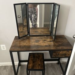 VANITY W/ STOOL AND DRAWER 