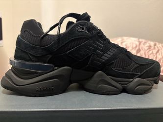 New Balance 9060 Triple Black