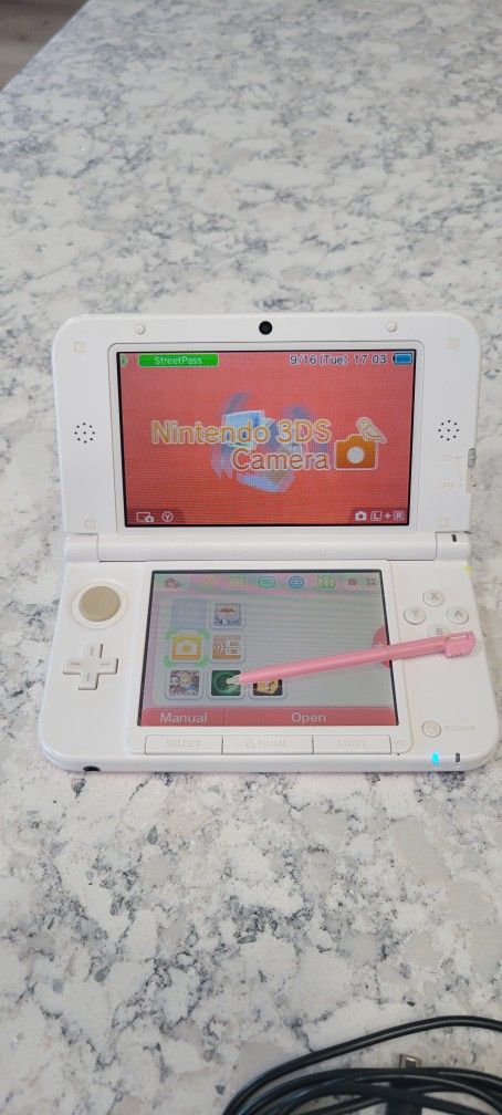 Nintendo 3DS XL Pearl Pink (RARE) US Version. W/20 Games