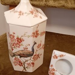 Asian style jar with lid & picture frame.