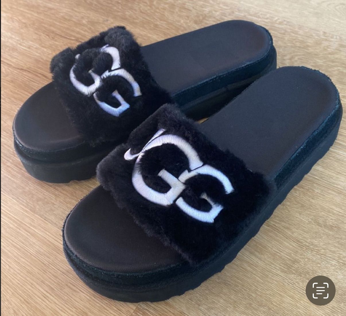 UGG Embroidery Fur Slides Size 7 Woman's New