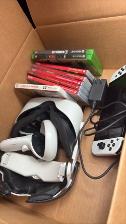 Gaming Bundle – Nintendo Switch OLED, Meta Quest 2, Games