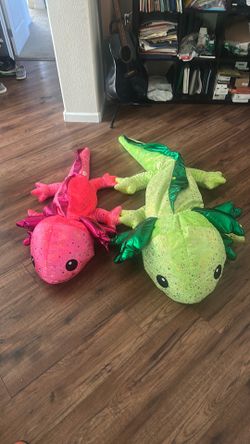 Chameleon stuffy’s toys 3’ !!!!Make me an offer!!!!