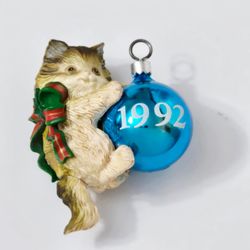 Vtg 1992  Carlton Heirloom Collection Purr-Fect Holidays - Cat Glass Christmas Ornament
