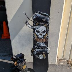 Snowboard, Bindings, Men's Size 10 Snowboard Shoes, And Bag