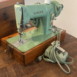 SINGER Model 185J Sewing Machine w/case EXCELLENT Fully Tested