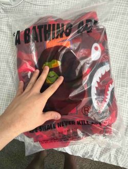 Selling bape hoodie shipping only