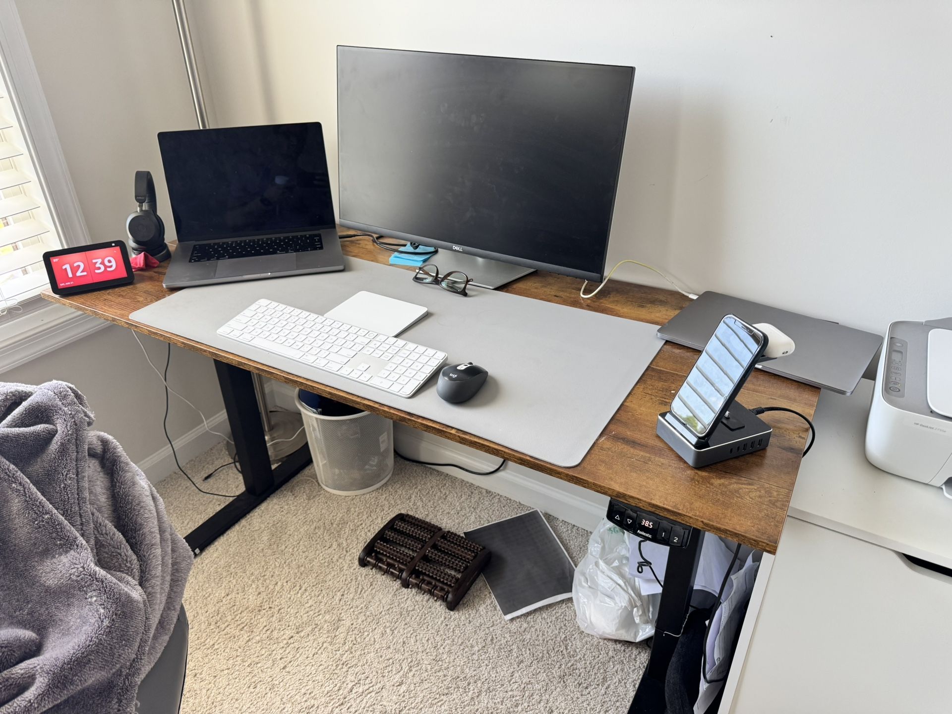 Height adjustable Table and chair