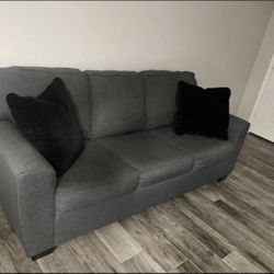 Like New Condition Couch Pull Out Bed!!