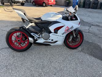 2021 Ducati V2