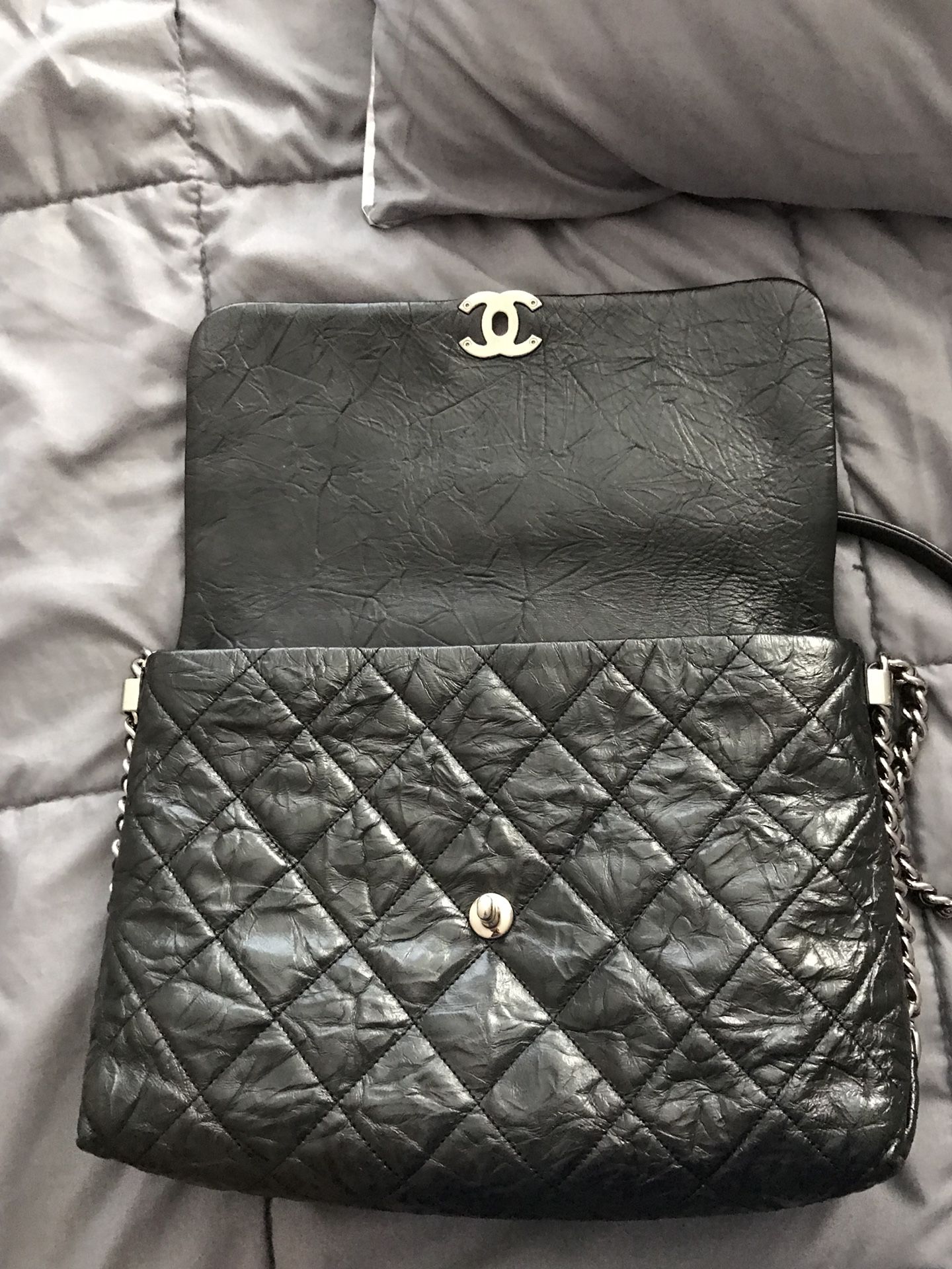 Authentic Chanel Big Bang Crossbody Bag for Sale in Daly City, CA - OfferUp