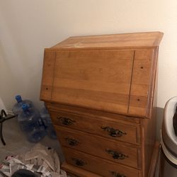 Little Hutch/dresser