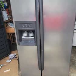 Refrigerator   Kenmore 36×69