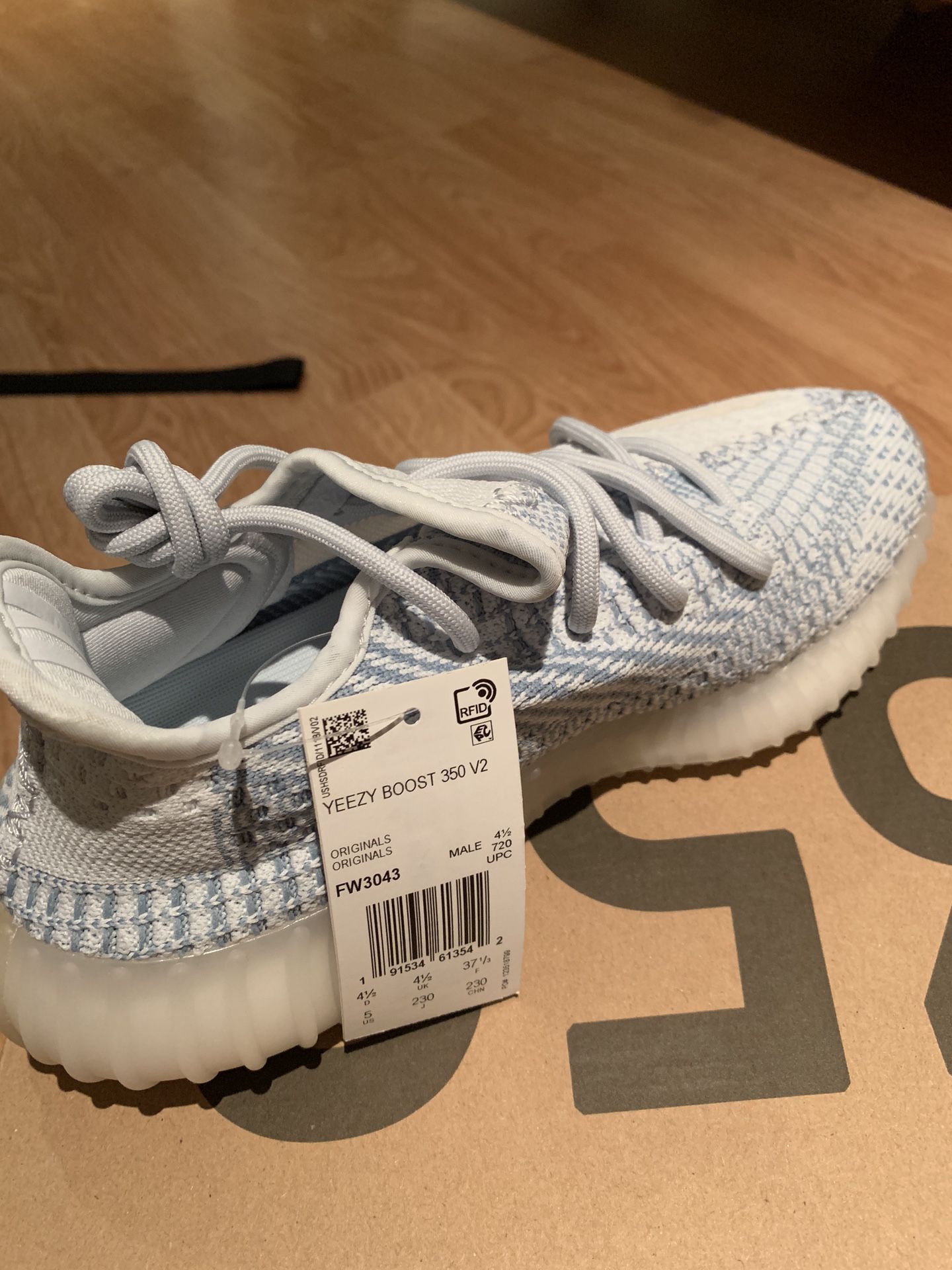 adidas yeezy boost v2 cloud non ref, size 5