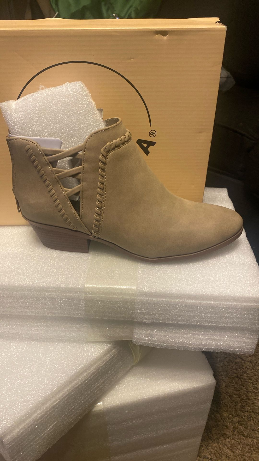 Soda Sincere Weman Ankle Boots Sz8