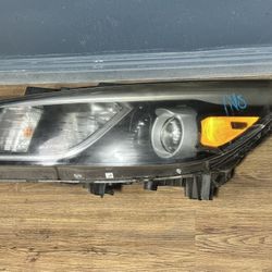 2015 to 2018 Kia Sedona OEM Headlight Left Side 