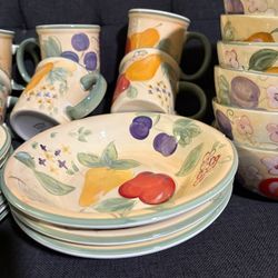 Gibson Designs Fruit Grove dinnerware