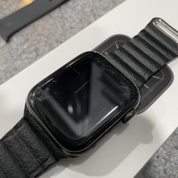 Black Apple Watch Series 5