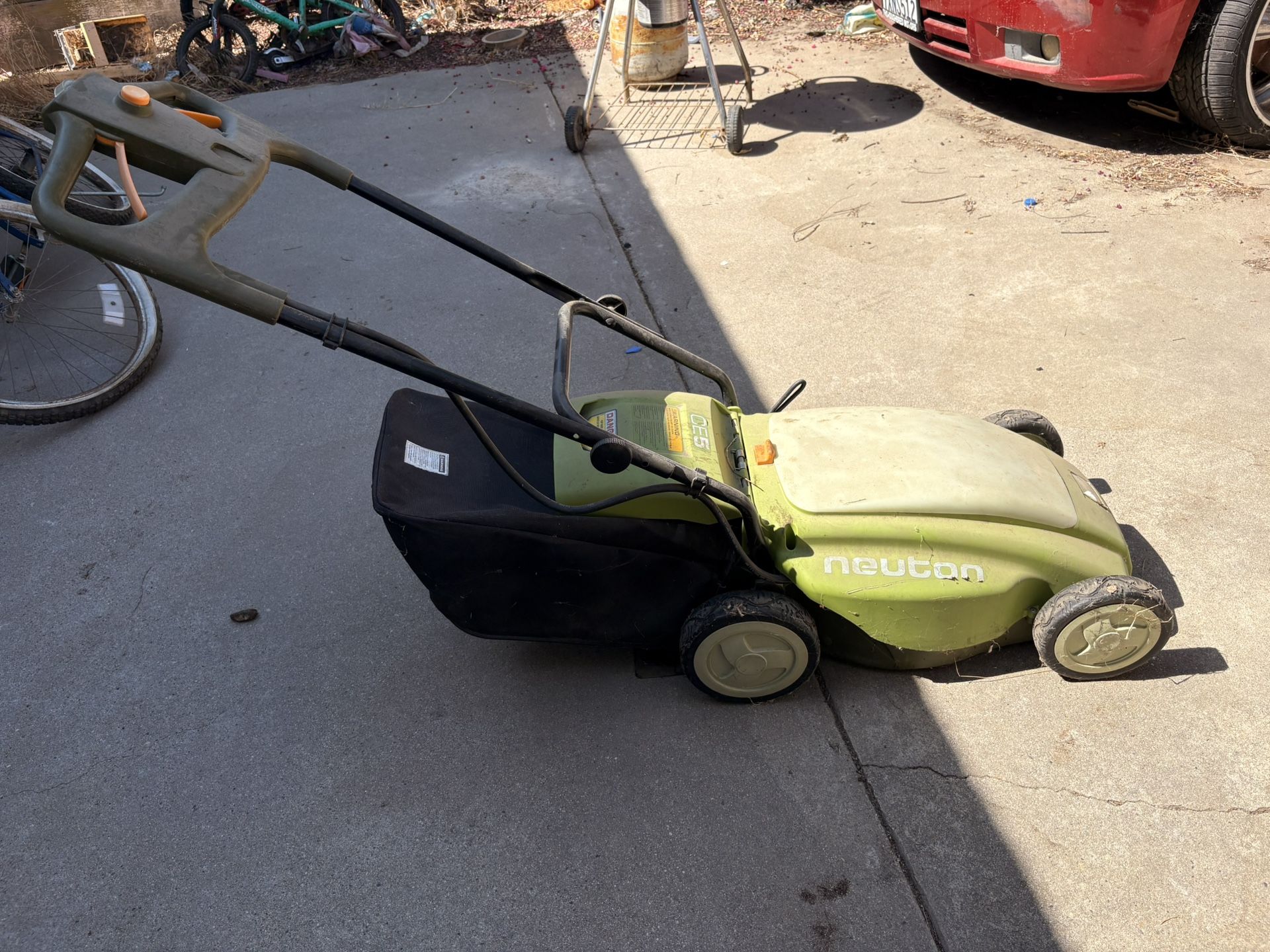 Lawn Mower/ Battery Operated