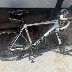 Fuji Altamira 2.0 Carbon Fiber Road Bike 56cm