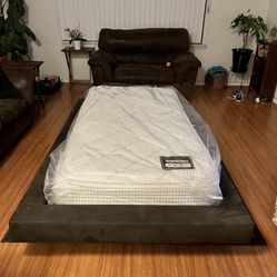 Twin Bed, With Mattress 🛌 Great Condition