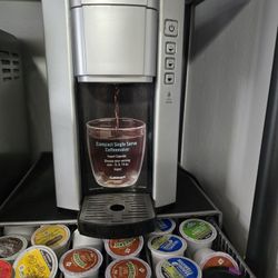Keurig Coffee Maker Plus The Coffee Tray And Coffee Pods
