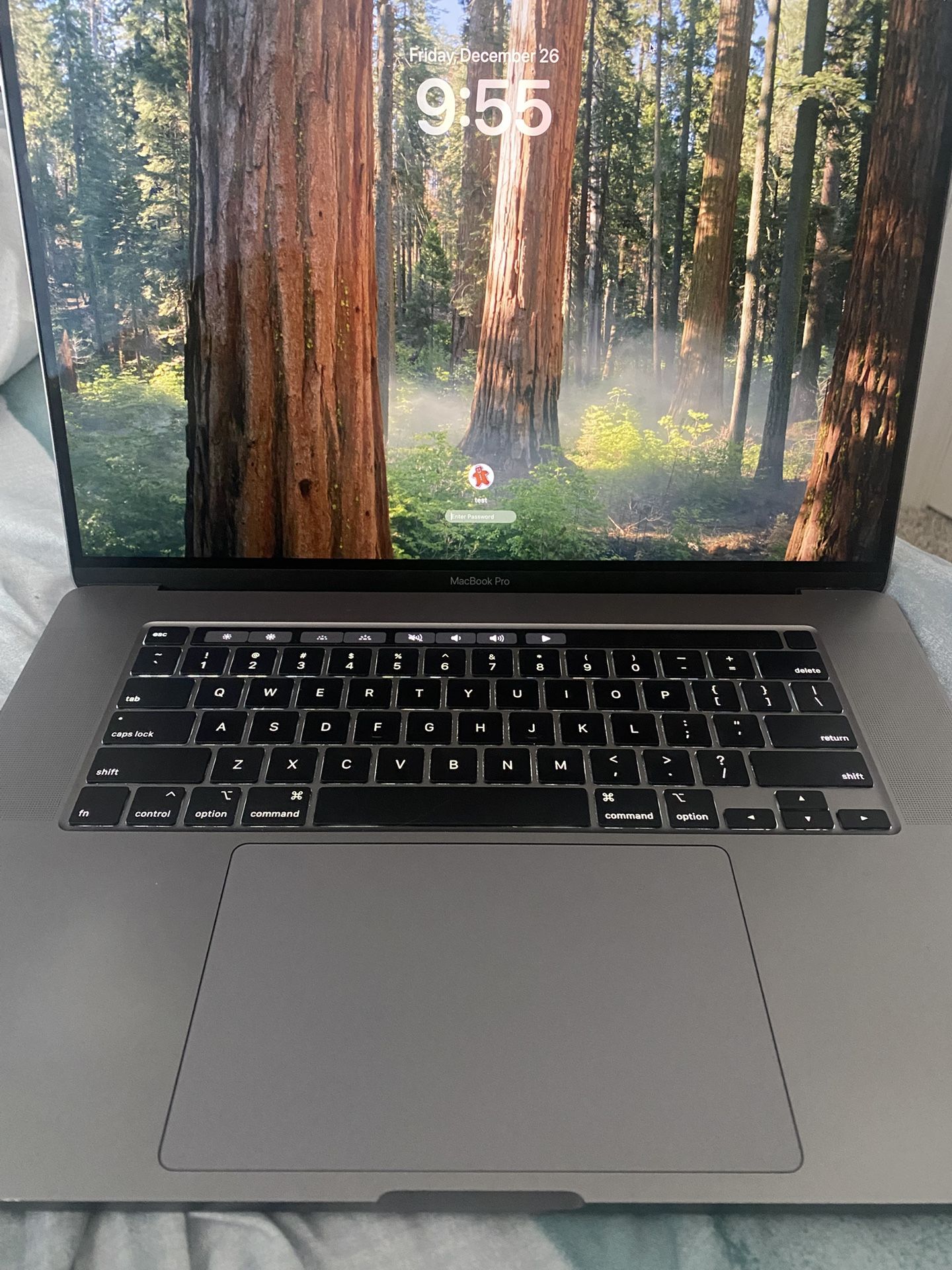 MacBook Pro (2020) 500GB Storage 16 GB RAM