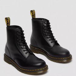 dr Martens air wait