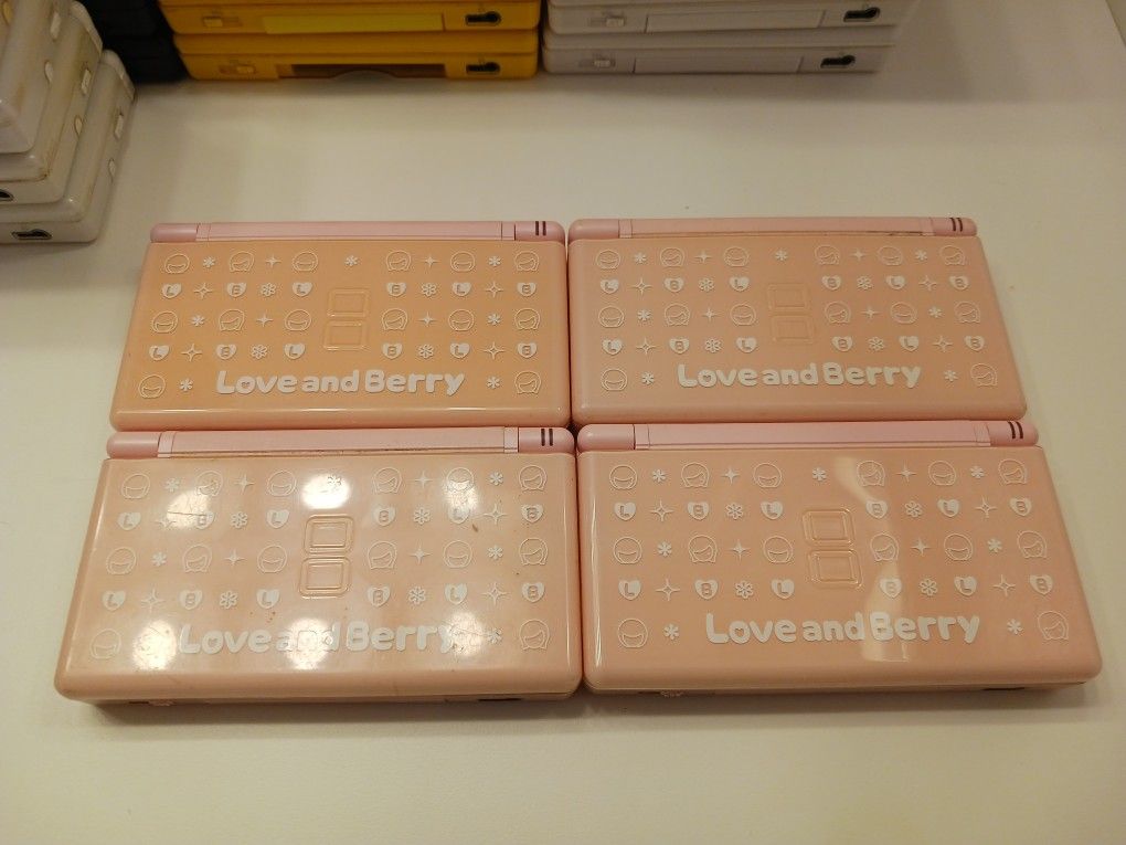 1X Nintendo DS lite Love and Berry Coral Pink Limited