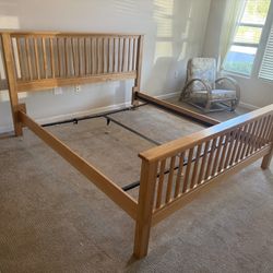 King Headboard/Bedframe