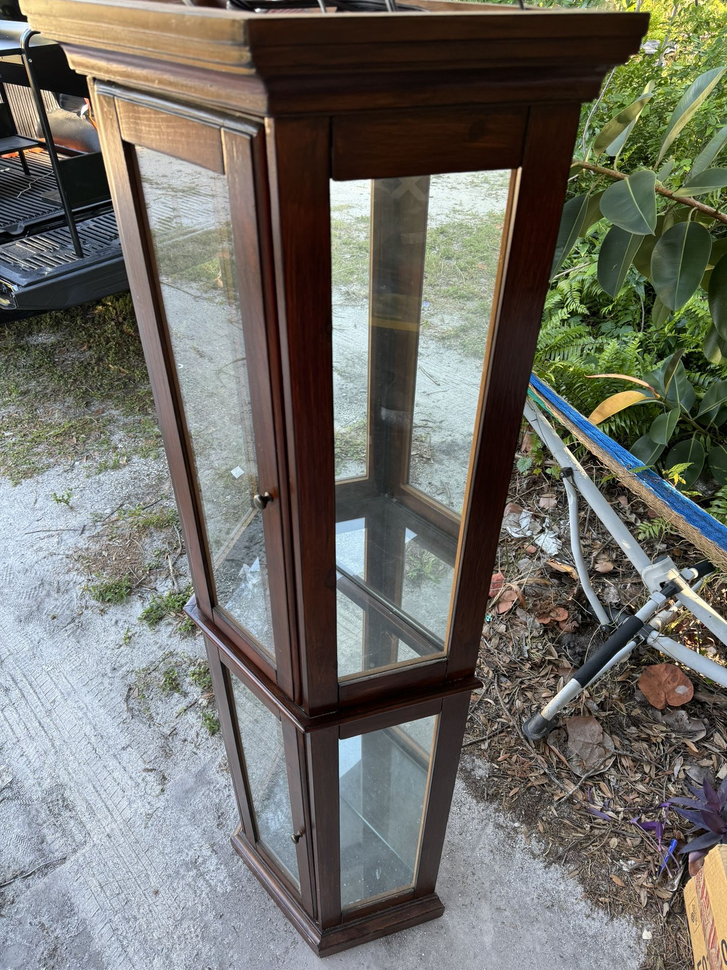 Double Door York Curio Cabinet Cherry 