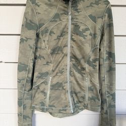 Lululemon camo define jacket size 8