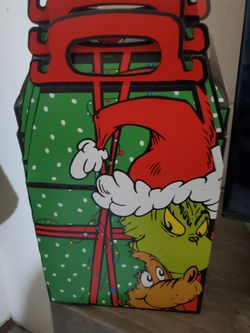 2025 McDonald's Grinch Meal Boxes+socks