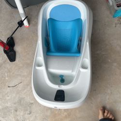 4 Moms Baby Bath tub