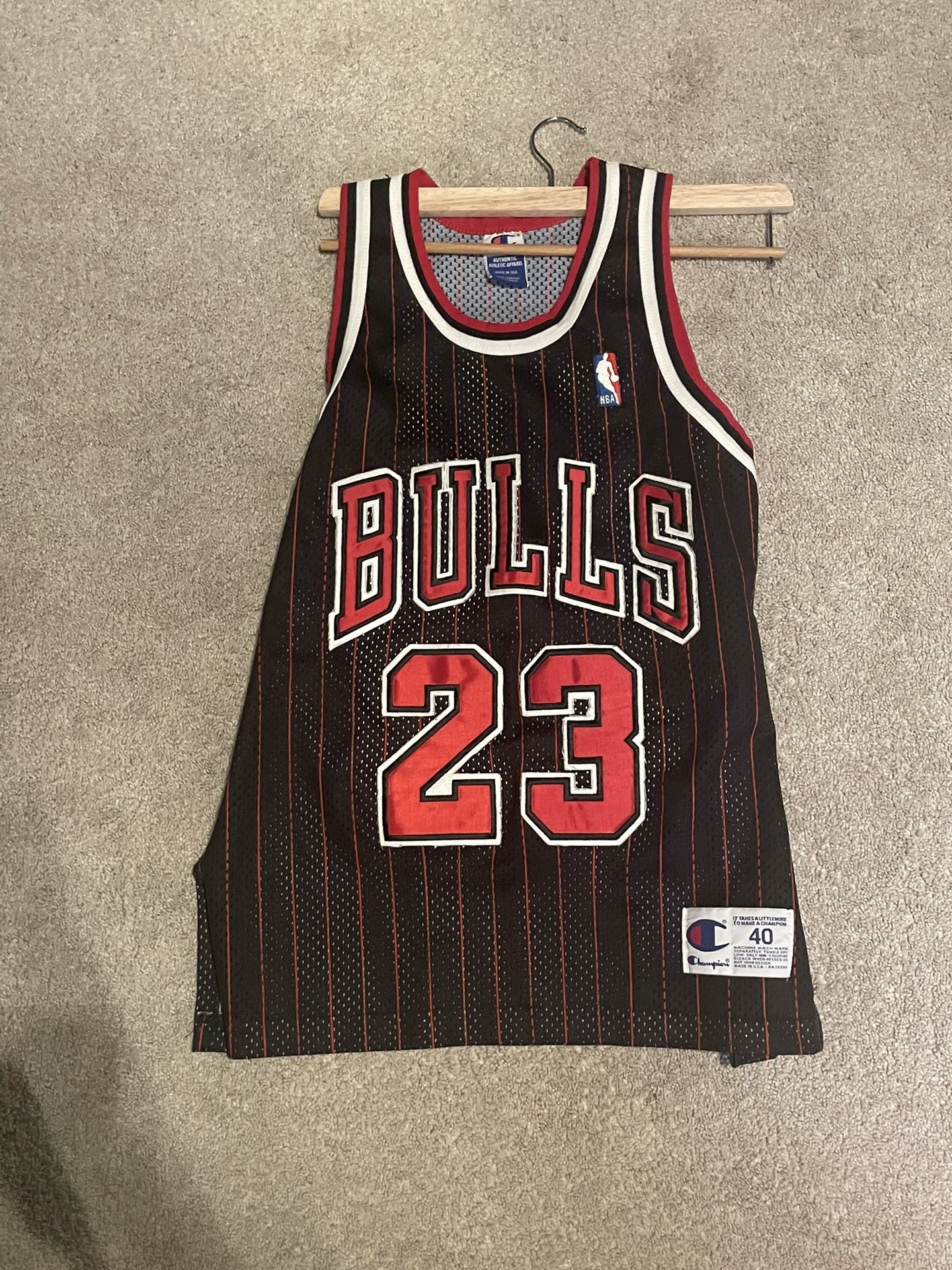 VTG MICHAEL JORDAN CHICAGO BULLS PIN STRIPE Authentic Jersey Champion SEWN - 40