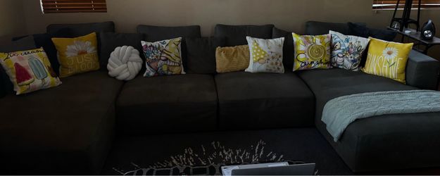 Like NEW Couch for sale