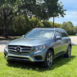 2017 Mercedes Benz GLC300