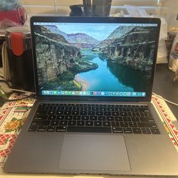 Apple MacBook Air A1932-13”-1.8ghzI5,128gb,8gb,Webcam,Wireless-2018