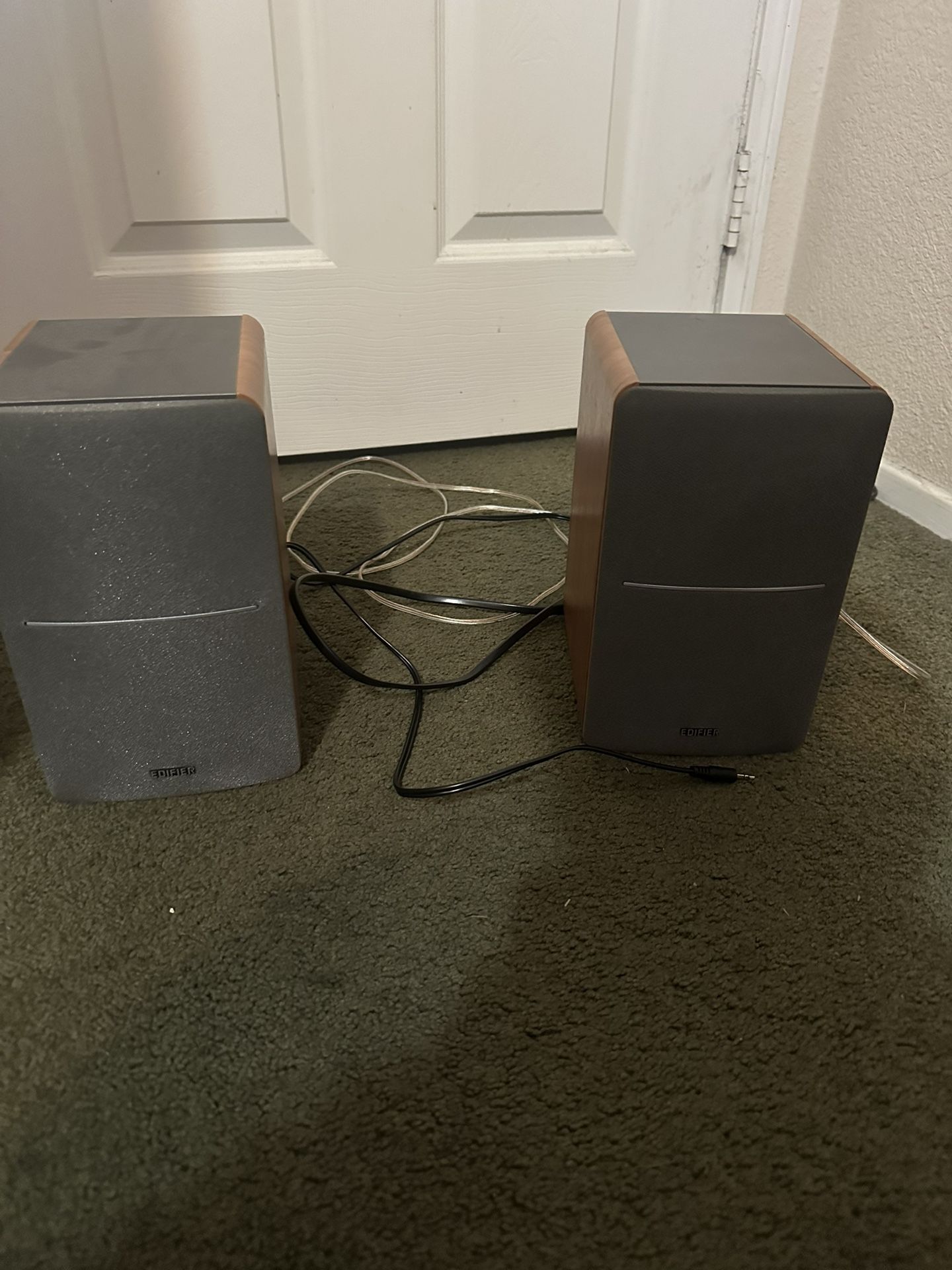 Edifier Monitor Speaker