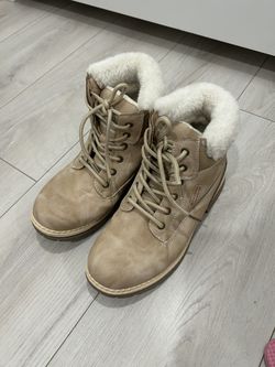 Women’s Hiking Boots Size 7.5