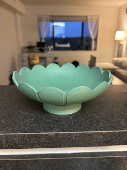 Flower-shaped Green Decorative Bowl