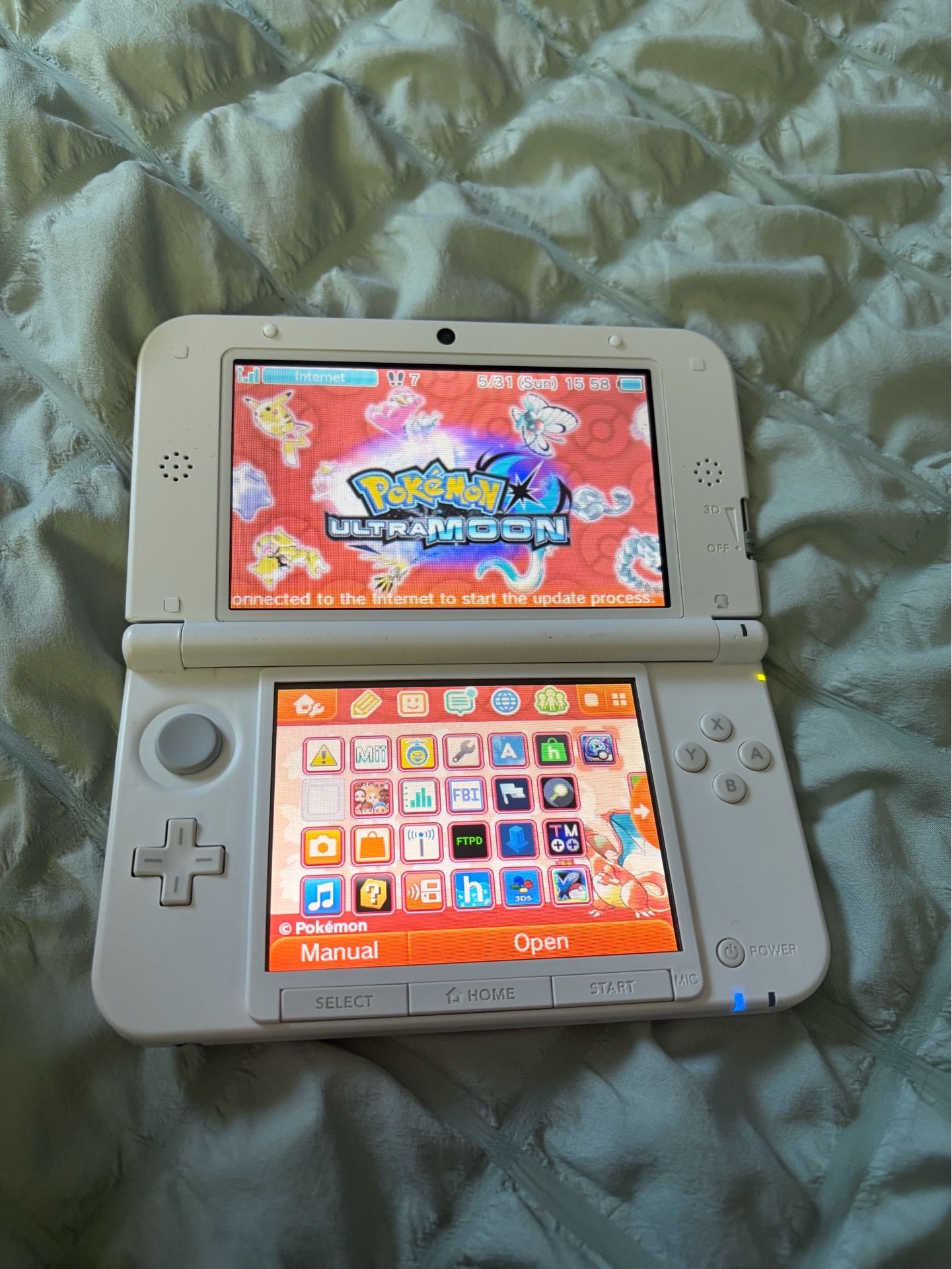 White and Pink Modded 3Ds XL