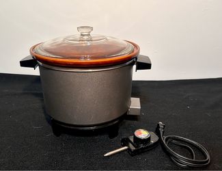 Slow cooker