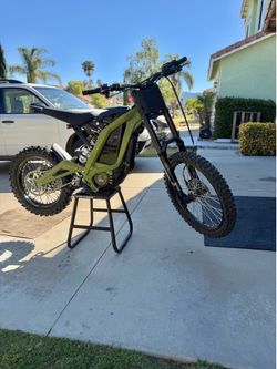 Like new 2025 Surron lbx $3600 or best offer. I have more pics if you interested It has brand new bomber 58s 19/16 wheels etc!