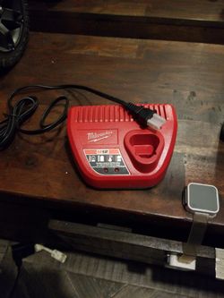 Milwaukee  M12 Charger 