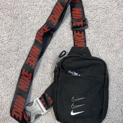 New Nike Crossbody Travel Bag 5x7
