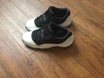 Low top 11 size 7