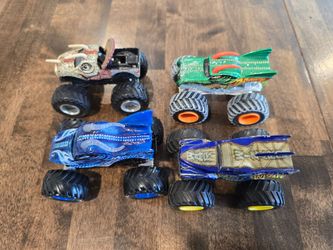 4 Monster Jam Trucks